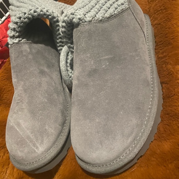 Uggs - Picture 3 of 5